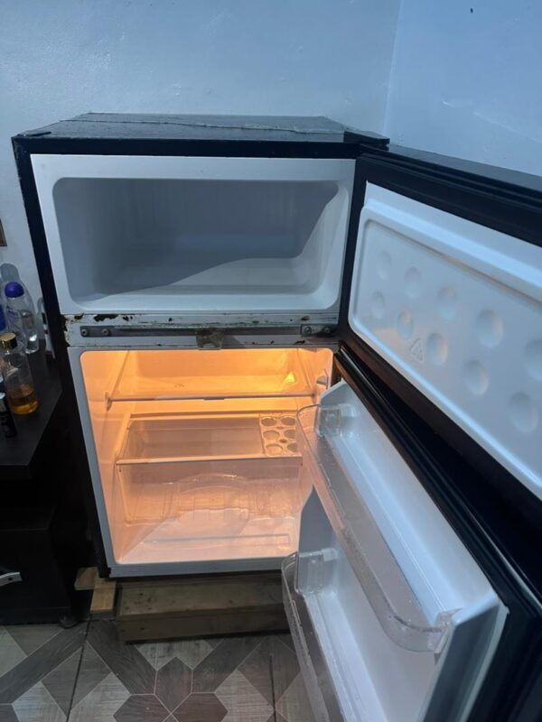 Mini refrigerator - Image 2
